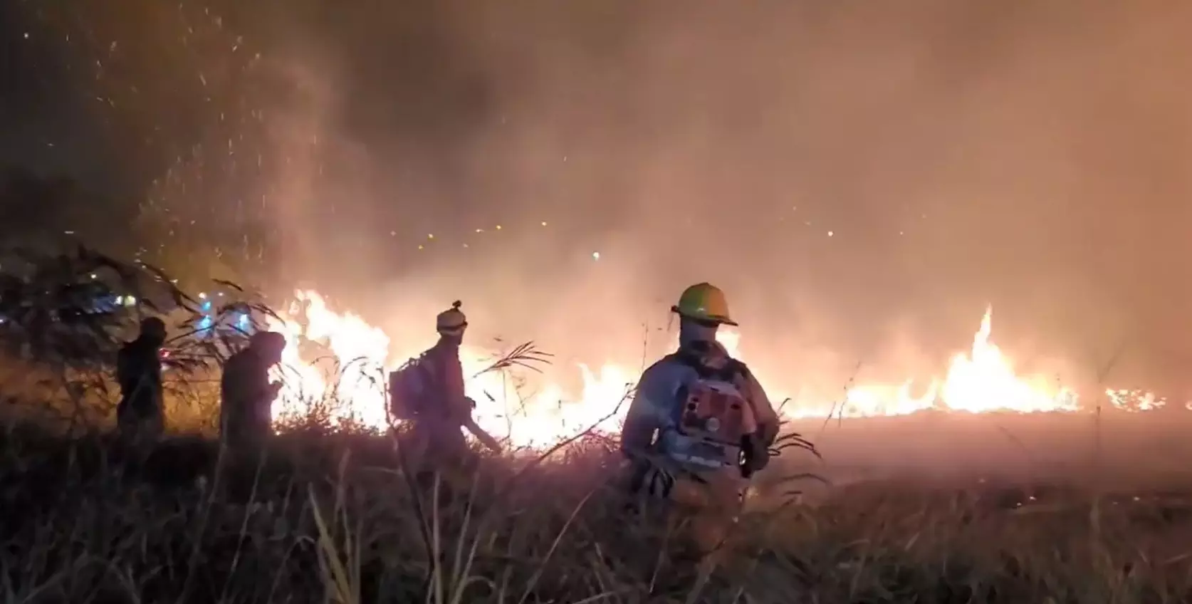 Incêndio de grandes proporções destrói vegetação de mata nativa próximo ao IFTM e UNICERP